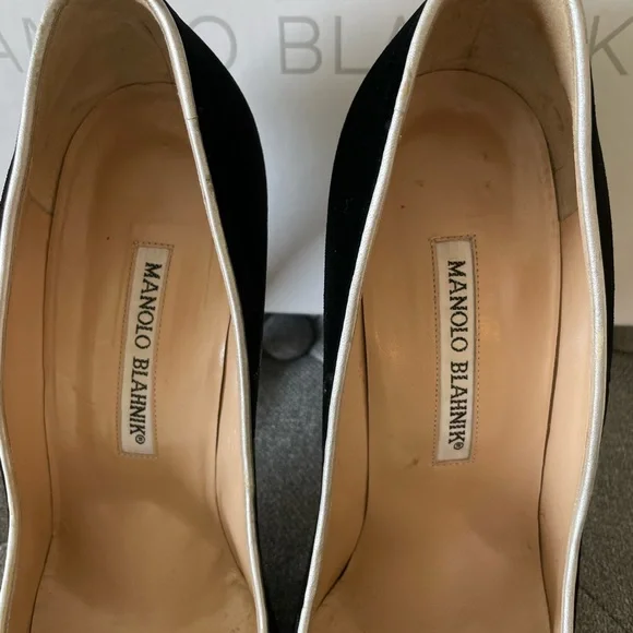 Manolo Blahnik Velvet Heels 👠 Size 38 - Picture 2 of 8